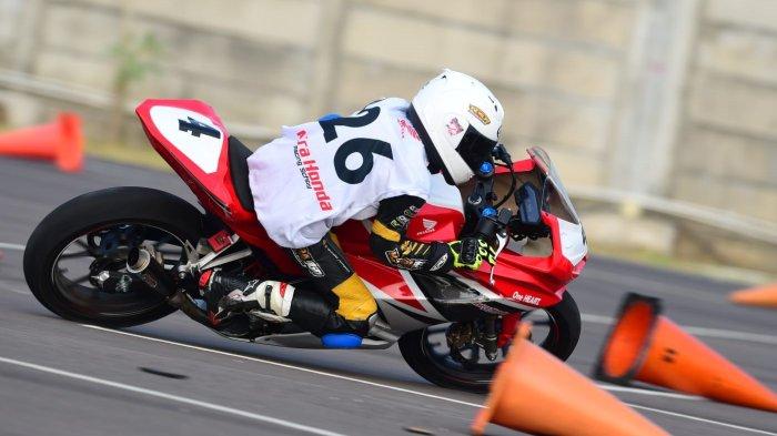 PT Astra Honda Motor (AHM) kembali selenggarakan program pembinaan pebalap muda Tanah Air melalui Astra Honda Racing School