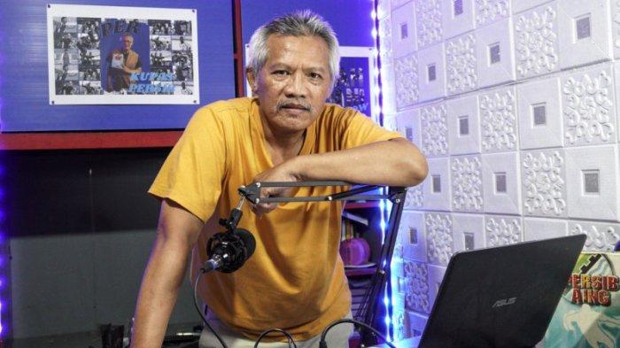 Pengamat sepakbola yang juga mantan reporter, Dani Wihara