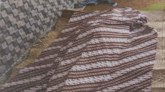 Seorang lansia korban gempa pengungsi posko, Miftah (62), meninggal dunia saat di pengungsian di Desa Selajambe, Kecamatan Sukaluyu, Kabupaten Cianjur, Selasa (29/11/2022) malam.
