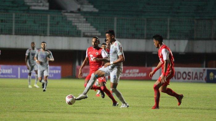 Persib Bandung kalah 0-2 dari Persija Jakarta dalam laga leg pertama final Piala Menpora di Stadion Maguwoharjo, Sleman, Yogyakarta, Kamis (22/4/2021).