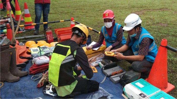 Berikan pelayanan yang terbaik saat ibadah natal 2021 dan tahun baru 2021 PLN UP3 Majalaya menyiapkan personel yang siap membantu dalam waktu 24 jam
