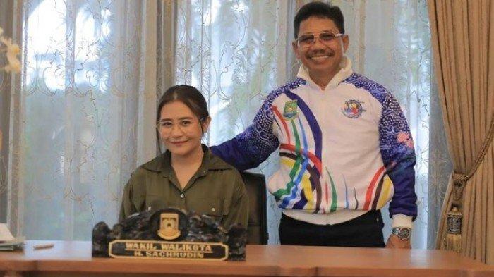 Prilly Latuconsina bersama Sachrudin Wakil Wali Kota Tangerang