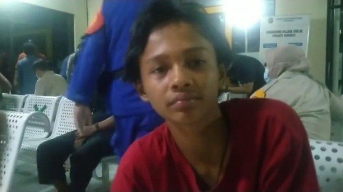 Reyhan (16), salah satu ABK MV Barokah Jaya yang selamat dalam insiden tabrakan kapal di Perairan Indramayu, Selasa (6/4/2021).