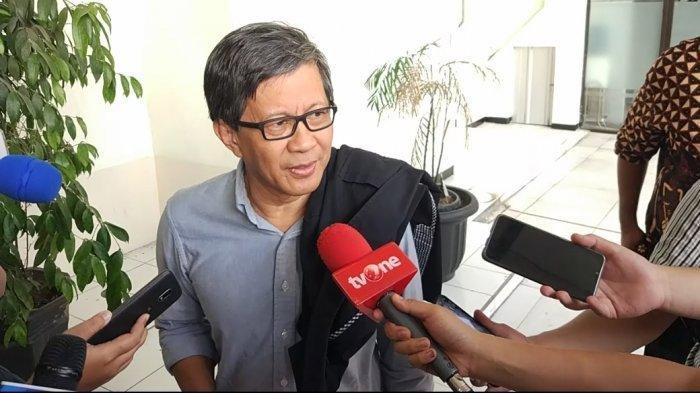 Rocky Gerung menghadiri sidang lanjutan kasus dugaan penyebaran berita bohong atau hoaks dengan terdakwa Ratna Sarumpaet di PN Jaksel, Selasa (23/4/2019).