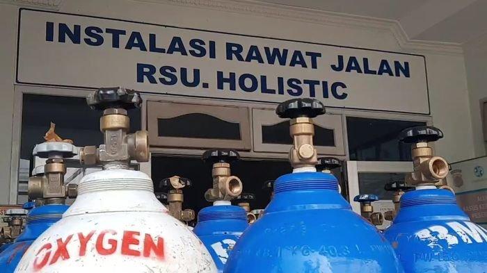 Suasana Ruang Penyimpanan Tabung Oksigen di RS Holistic Purwakarta di saat kehabisan stok oksigen Selasa, (20/7/2021).