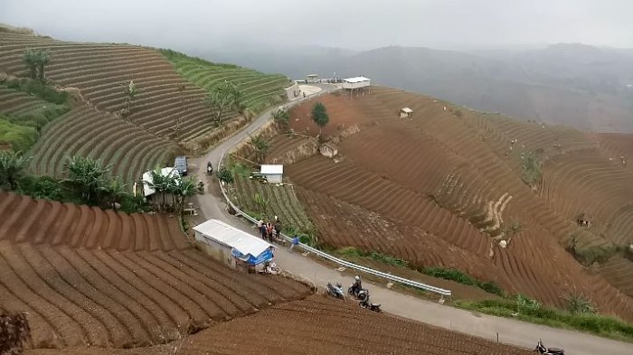 Destinasi wisata Terasering Argapura di Majalengka