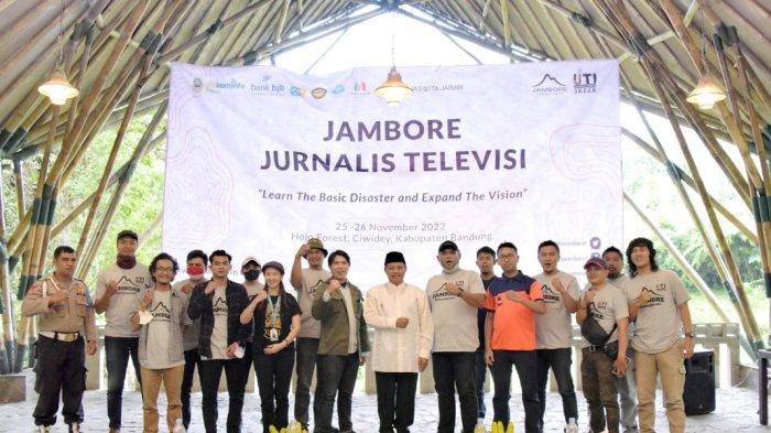 Wakil Gubernur Jawa Barat Uu Ruzhanul Ulum menghadiri Jambore Jurnalis Televisi, yang digelar Ikatan Jurnalis Televisi Indonesia Jabar di Hejo Forest Ciwidey, Kabupaten Bandung, Jumat (25/11/2022).
