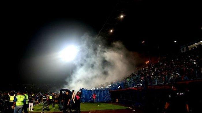 Pertandingan pekan ke-11 Liga 1 2022-2023 bertajuk derbi Jawa Timur, Arema FC dan Persebaya Surabaya, di Stadion Kanjuruhan, Kepanjen, Malang, Sabtu (1/10/2022) berlangsung panas.