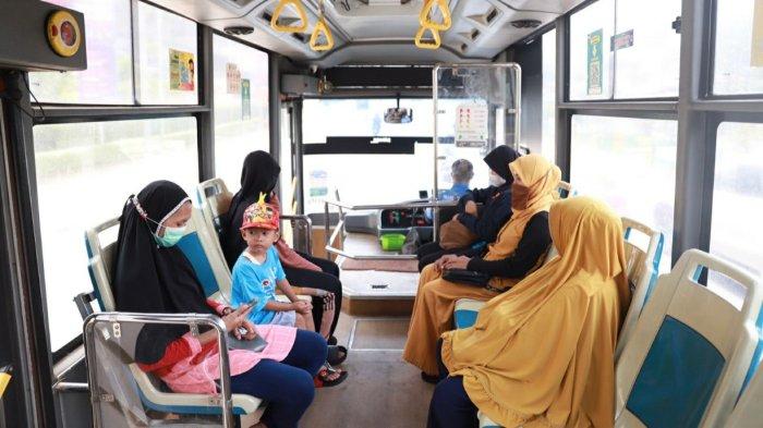 Bus Rapid Trans (BRT) Tangerang Ayo atau biasa dikenal Bus Tayo yang digratiskan sampai 5 November 2022 akibat kenaikan harga BBM, Rabu (7/9/2022).