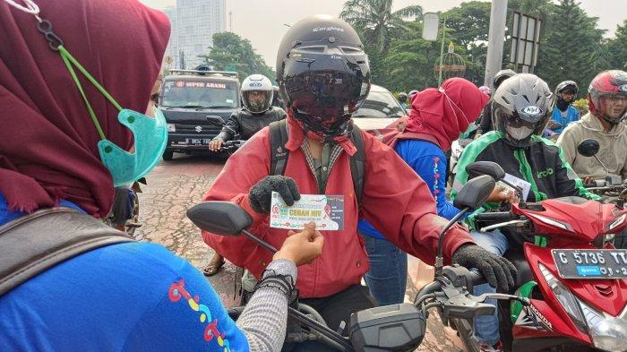 Kepala Dinas Kesehatan (Dinkes) Kota Bekasi Tanti Rohilawati saat menggelar sosialisasi Hari AIDS sedunia, Kamis (1/12/2022).
