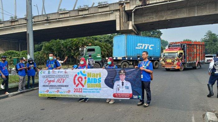 Kepala Dinas Kesehatan (Dinkes) Kota Bekasi Tanti Rohilawati saat menggelar sosialisasi Hari AIDS sedunia, Kamis (1/12/2022).