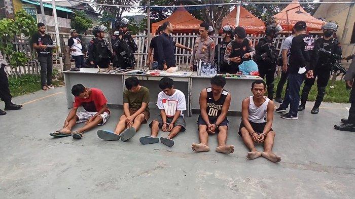 Hasil penggerebekan sarang narkoba Kampung Bahari, Tanjung Priok, Jakarta Utara, Rabu (30/11/2022) sore.