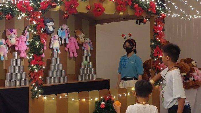 JAQS menghadirkan dekorasi berupa Avatar Tunnel serta Underwater Christmas Tree yang bisa menjadi spot foto keren para pengunjung.
