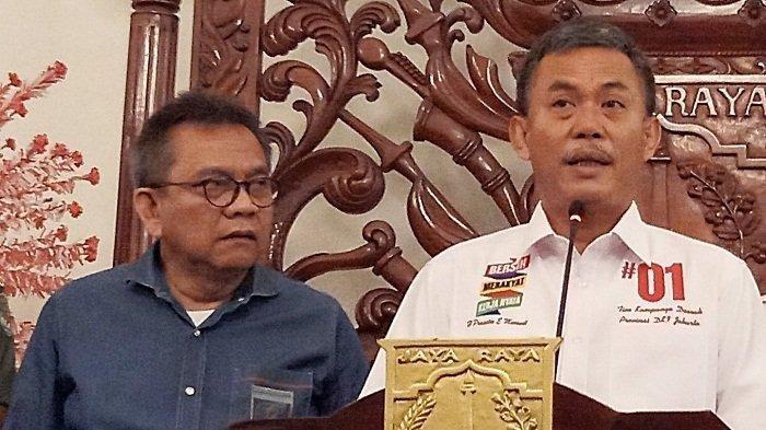 Ketua DPRD DKI Jakarta Prasetyo Edi Marsudi (kanan) dan Wakilnya M Taufik di Balai Kota DKI Jakarta, Rabu (24/4/2019)