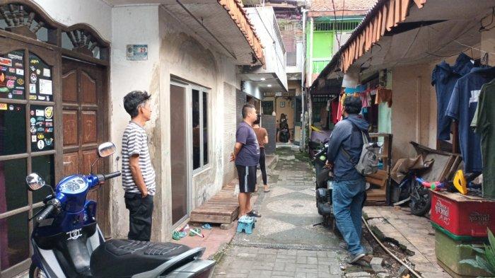 Kontrakan tempat jenazah bayi ditemukan dalam keadaan membusuk, Ciracas, Jakarta Timur, Senin (8/8/2022). TRIBUNJAKARTA.COM/BIMA PUTRA