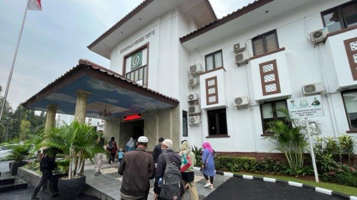 Sejumlah korban First Travel mendatangi Kejaksaan Negeri Depok, Cilodong, Kamis (19/1/2023).