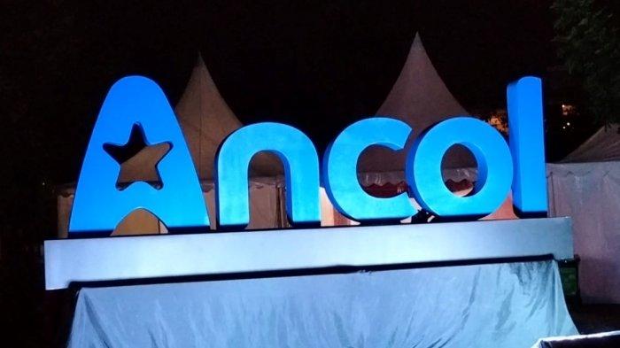 Logo baru Taman Impian Jaya Ancol saat diluncurkan manajemen Taman Impian Jaya Ancol di area Symphony of the Sea tempat wisata Taman Impian Jaya Ancol, Pademangan, Jakarta Utara, Jumat (22/7/2022).
