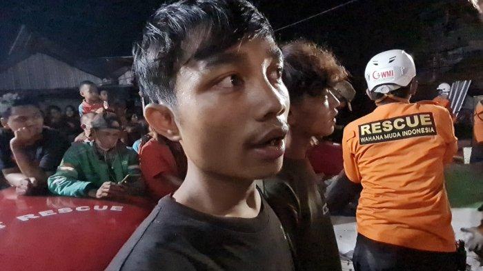 Naung (20) pemuda yang nyaris kehilangan nyawa tertimpa reruntuhan rumah di Jalan Kp Rawa Sawah II, Kelurahan Galur, Kecamatan Johar Baru, Jakarta Pusat pada Kamis (28/7/2022).