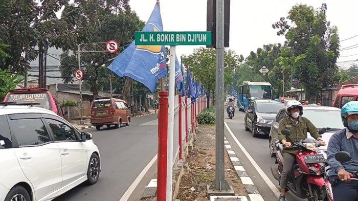 Pelang Jalan H. Bokir bin Dji'un yang menggantikan nama Jalan Raya Pondok Gede, Kramat Jati, Jakarta Timur, Jumat (17/6/2022)