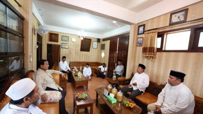 Prabowo Subianto berkunjung ke Pondok Pesantren Al-Anwar Rembang, Jawa Tengah, Kamis (5/5/2022).