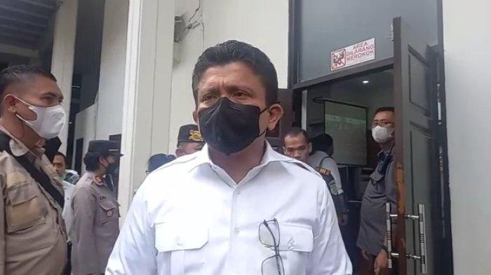 Terdakwa Ferdy Sambo saat diwawancarai di jeda sidang perkara pembunuhan berencana di Pengadilan Negeri Jakarta Selatan, Selasa (6/12/2022).