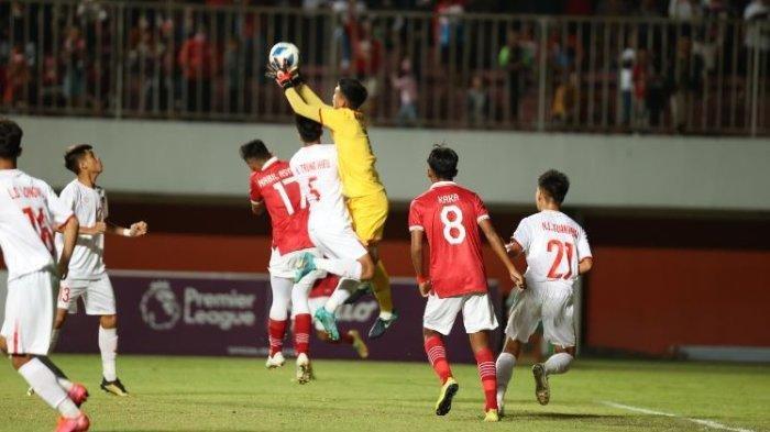 Timnas Indonesia U-16 saat melawan Myanmar di Semi Final Piala AFF U-16, Rabu (11/8/2022).