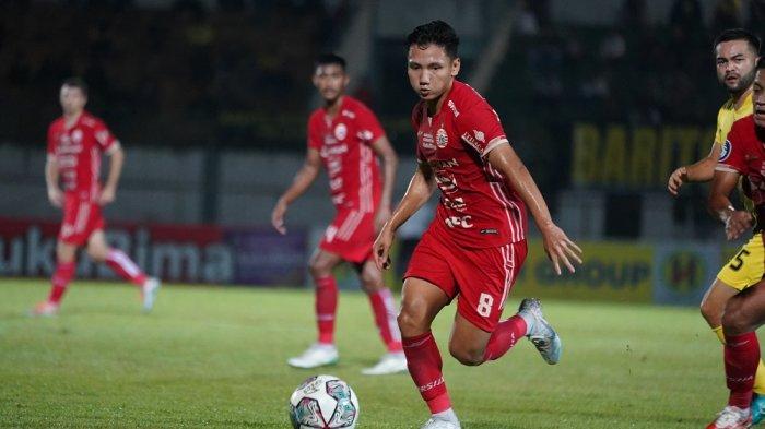 Aksi gelandang Persija Jakarta, Syahrian Abimanyu saat diturunkan melawan Barito Putera di Liga 1, Minggu (11/9/2022).
