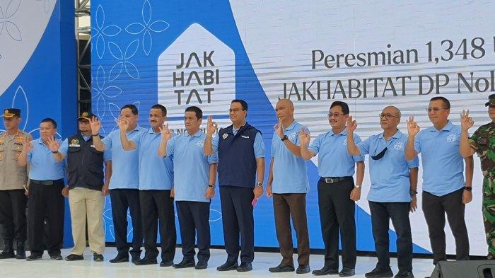 Gubernur DKI Jakarta Anies Baswedan di hunian DP Nol Rupiah Menara Kanaya, Cilangkap, Jakarta Timur, Kamis (8/9/2022).