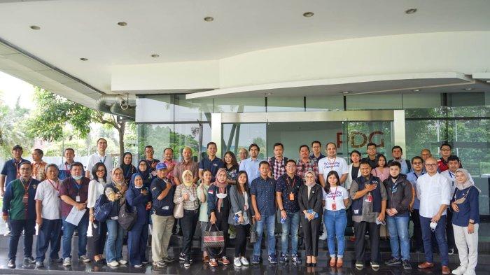 Penguru Wilayah (Pengwil) APJII DKI Jakarta mengunjungi pusat data center PT Pricenton Digital Group di Kawasan Industri MM2100, Cikarang Barat, Kamis (24 November 2022).