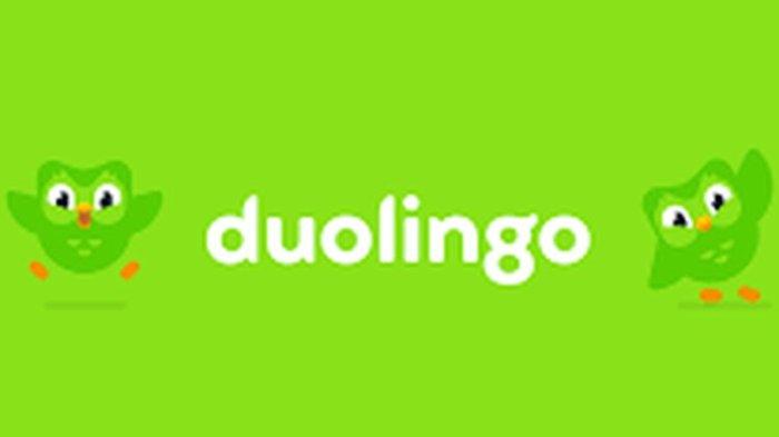 Belajar bahasa Inggris pakai aplikasi Duolingo.