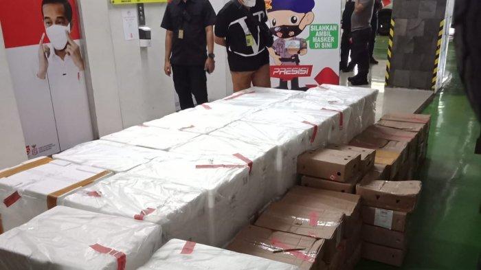 Polresta Bandara Soekarno-Hatta menemukan 34 boks berisi benih lobster siap kirim ke singapura menggunakan pesawat Garuda Indonesia GA-836 rute Jakarta - Singapura di Aprol 8 Terminal Kargo Bandara Soekarno-Hatta, Selasa (6/4/2021).