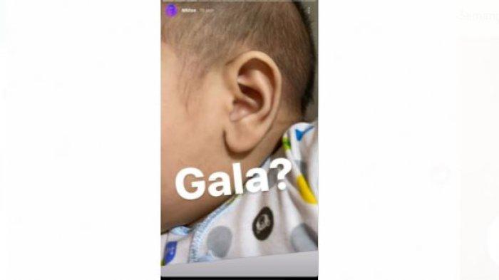 Bibi Andriansyah mengunggah foto telinga putra pertamanya Gala Sky Andriansyah ke Instastory, pada Senin (5/10/2020).