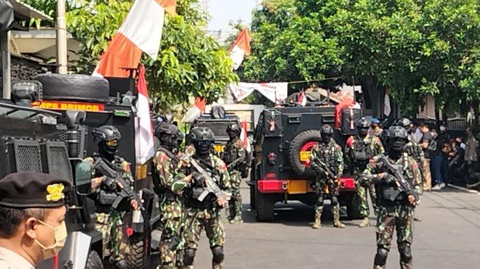 Rumah pribadi Ferdy Sambo di Jalan Saguling III, Kompleks Pertambangan, Pancoran, Jakarta Selatan dijaga ketat personel Brimob Polri, Selasa (30/8/2022).