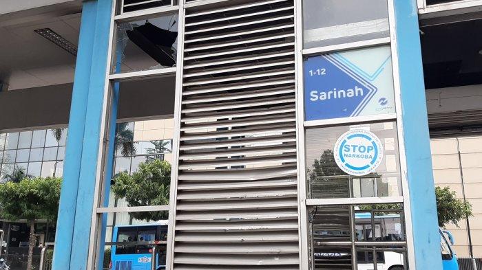 Fasilitas umum hingga dinding perkantoran rusak imbas demo tolak UU Cipta Kerja di Jakarta Pusat