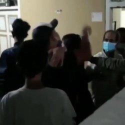 Viral video keramaian warga menggerebek sebuah rumah di kawasan Kampung Sawah, Ciputat, Tangerang Selatan (Tangsel) terkait pemerkosaan, Minggu (4/4/2021).