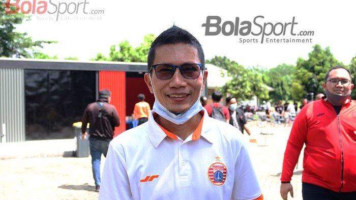 Pemain Persija Jakarta, Ismed Sofyan, turut menghadiri acara HUT Persija yang ke-92 tahun di Lapangan NTYC, Sawangan, Jawa Barat, 28 November 2020