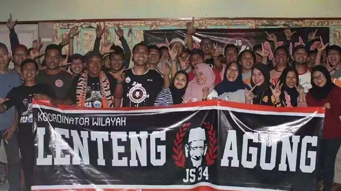 Jakmania Lenteng Agung, pendukung setia Persija Jakarta.