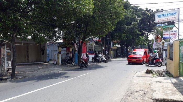 Jalan Raya PKP lokasi pengeroyokan terjadi di Ciracas, Jakarta Timur, Senin (11/11/2020).