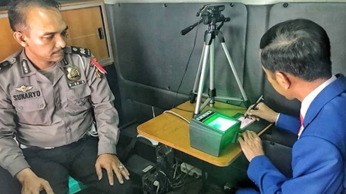 Presiden Joko Widodo perpanjang Surat Izin Mengemudi (SIM A)