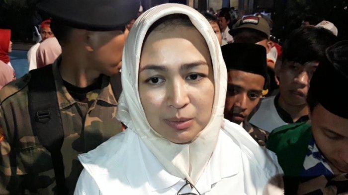 Ketua Tim Kampanye Daerah Jokowi-Ma'ruf Tangerang Raya, Airin Rachmi Diany, setelah menonton debat capres di Restoran Remaja Kuring, Serpong, Tangerang Selatan, Minggu (17 /2/2019).