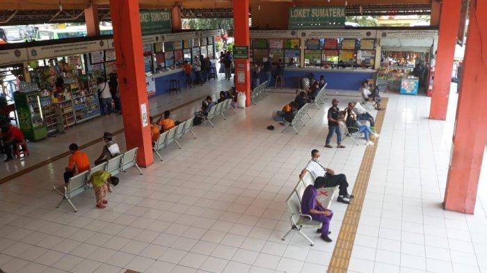 Kondisi di Terminal Kampung Rambutan, Ciracas, Jakarta Timur pada Senin (26/10/2020).