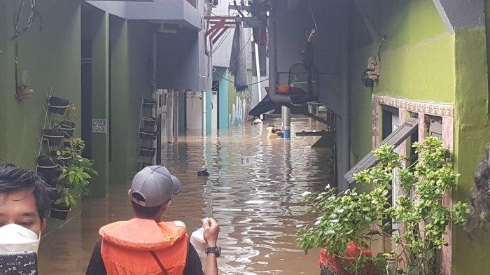 Permukiman warga Kebon Pala, Kelurahan Kampung Melayu korban banjir luapan Kali Ciliwung di Jatinegara, Jakarta Timur, Senin (8/11/2021)