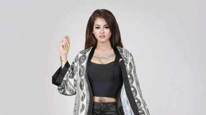 Model Lexa Cassandra