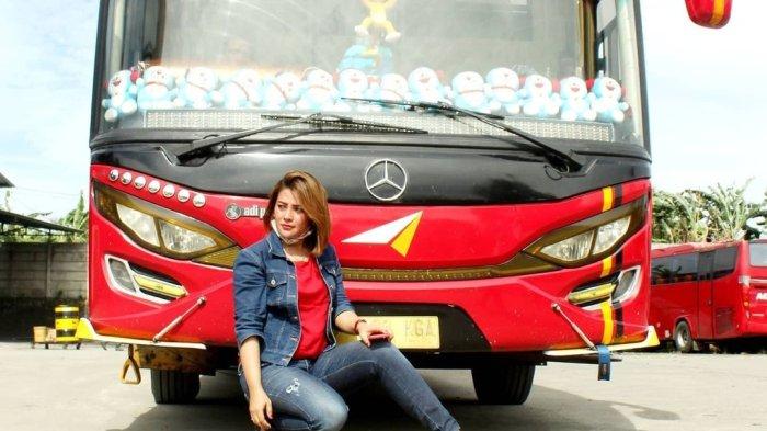 Liena Ozora, pesona sopir wanita di Bus AKAP.