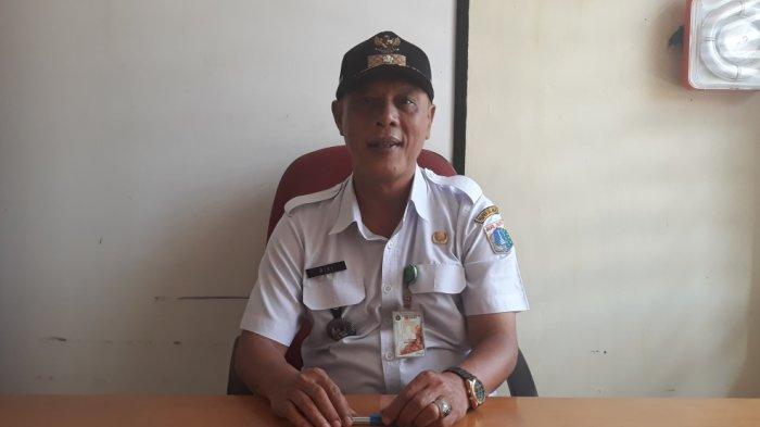 Lurah Ciracas Rikia Marwan di kantor Kelurahan Ciracas, Jakarta Timur, Rabu (20/3/2019).