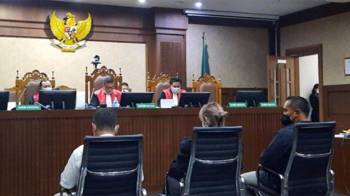 Suasana sidang perdana Nia Ramadhani dan Ardi Bakrie di Pengadilan Negeri Jakarta Pusat, Kamis (2/12/2021).