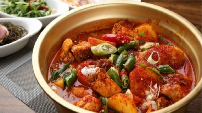 Makanan pedas dan berminyak