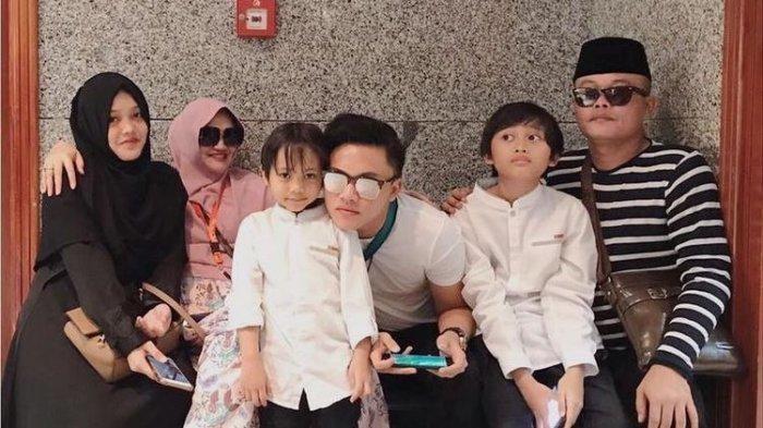 Mantan asisten beberkan alasan Sule, Putri Delina, Rizky Febian tak hadir.
