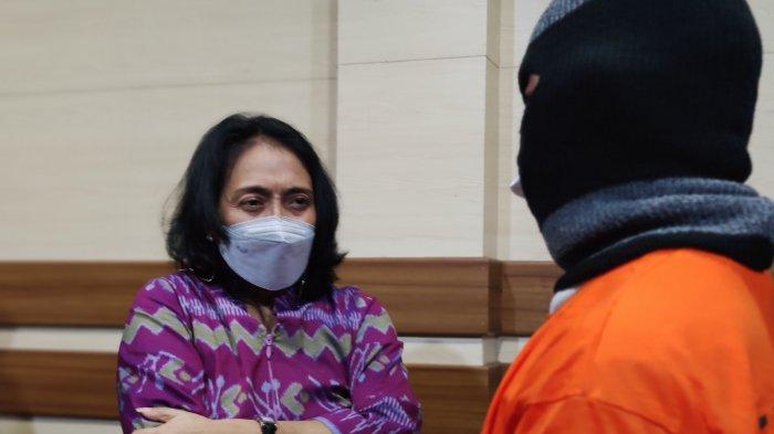 Menteri PPPA, I Gusti Ayu Bintang Darmawati, bertemu langsung dengan pelaku pencabulan di Polres Metro Depok, Senin (1/3/2022).