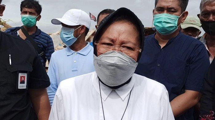 Menteri Sosial Tri Rismaharini di tempat pembuangan sampah (TPS) RT 02 RW 08 Kelurahan Kalibaru, Kecamatan Cilincing, Jakarta Utara, Rabu (3/2/2021).